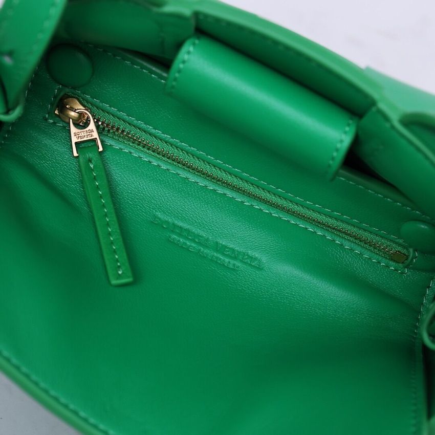 B0tt*ga Ven*ta Mini Cassette Tote
