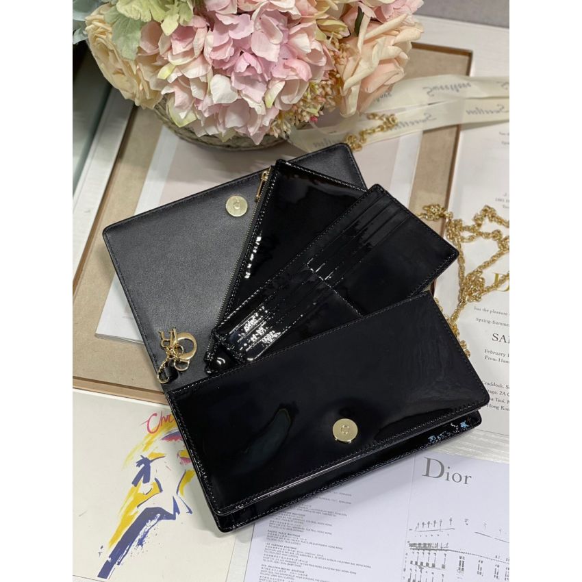Lady D10r Pouch