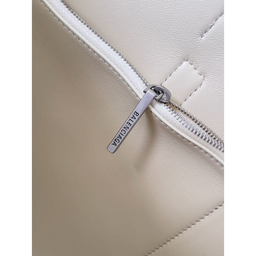 Ba1en*iaga Bel Air Medium Carry All bag