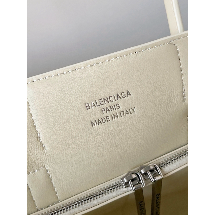 Ba1en*iaga Bel Air Small Carry All bag