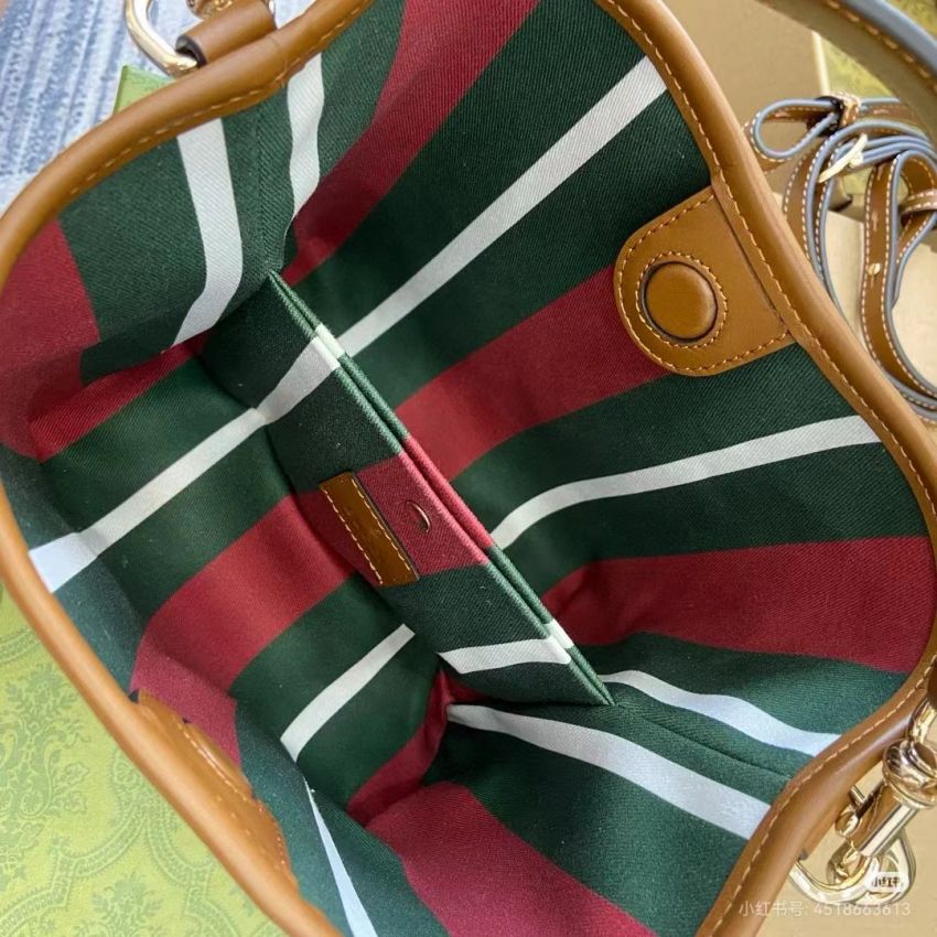 Gvc*1 GG Emblem Mini Buckeket Bag