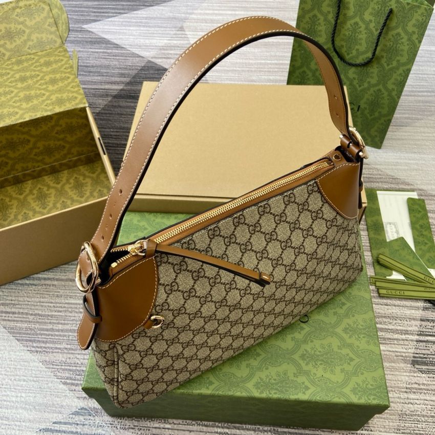 Gvc*1 GG Emblem Meduim Shoulder Bag