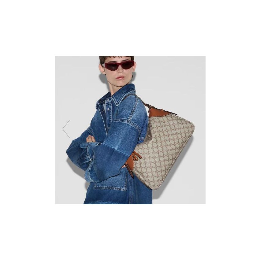 Gvc*1 GG Emblem Meduim Shoulder Bag