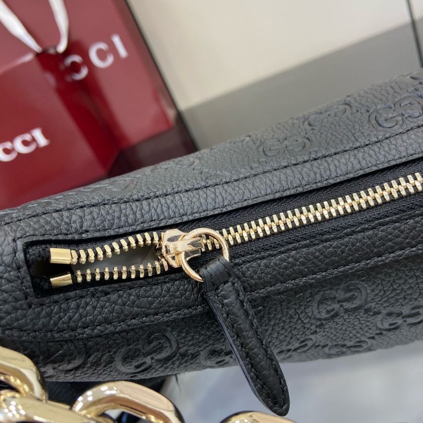 Gvc*1 GG emblem Medium shoulder bag-Black