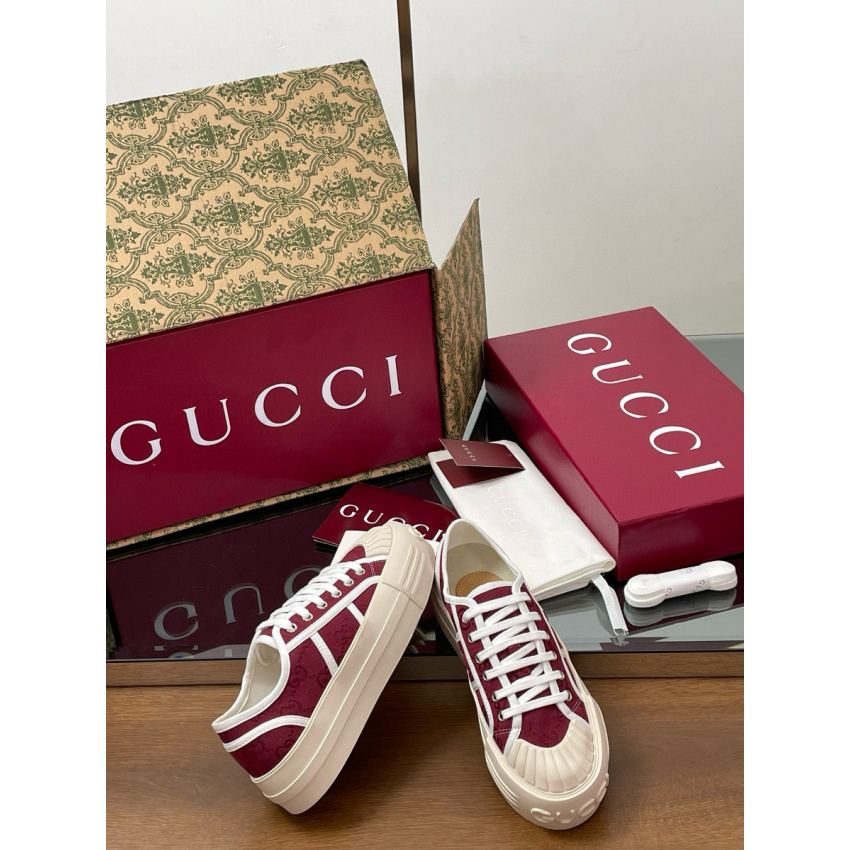 Women's Gvc*1 1977 Tennis Trainer