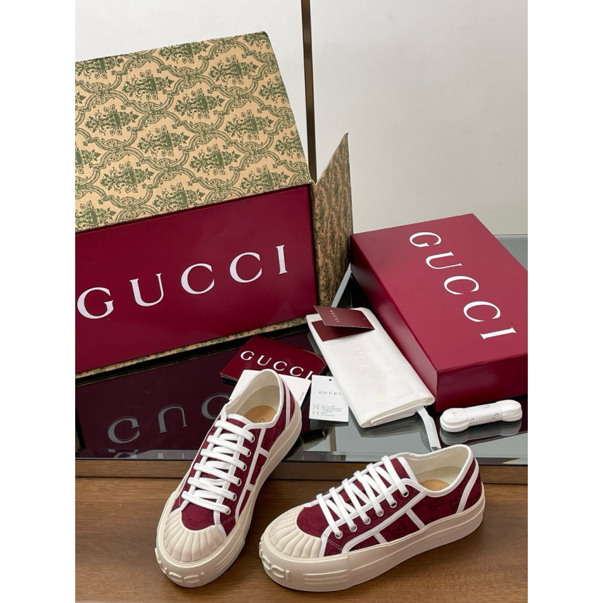 Women's Gvc*1 1977 Tennis Trainer