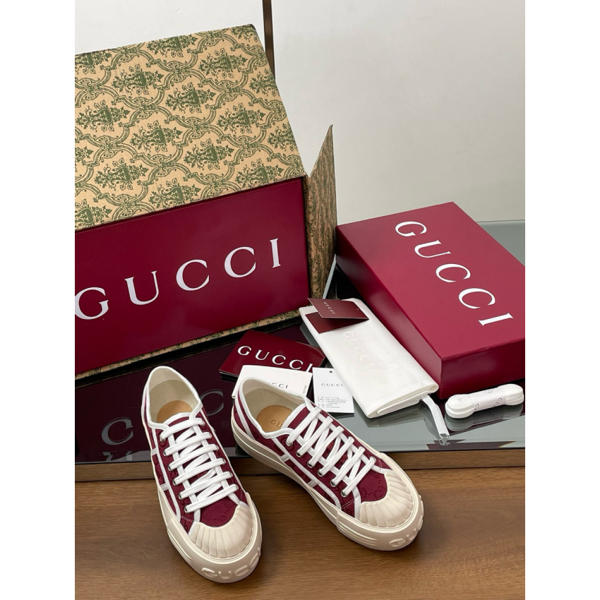 Women's Gvc*1 1977 Tennis Trainer