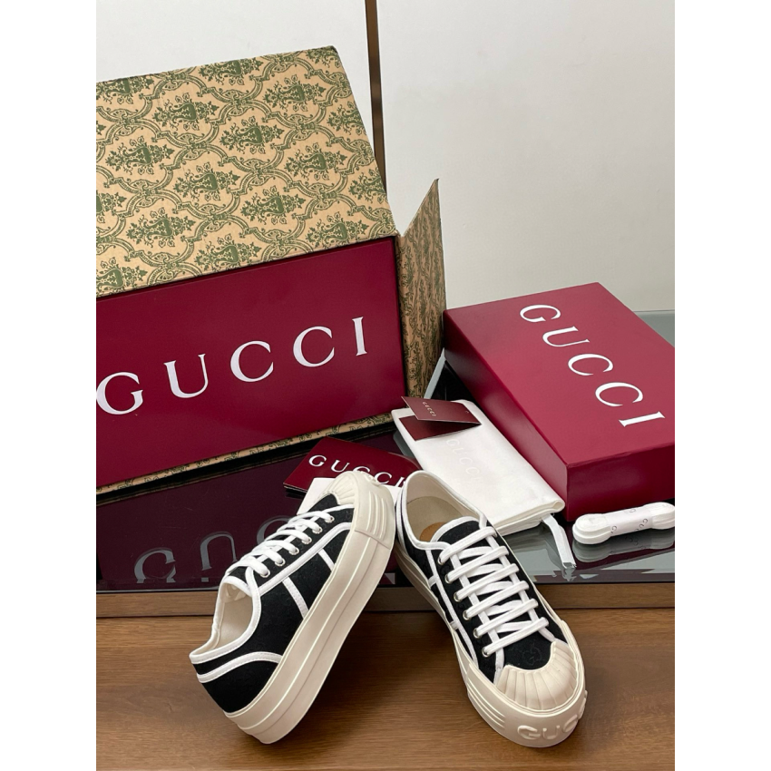 Women's Gvc*1 1977 Tennis Trainer