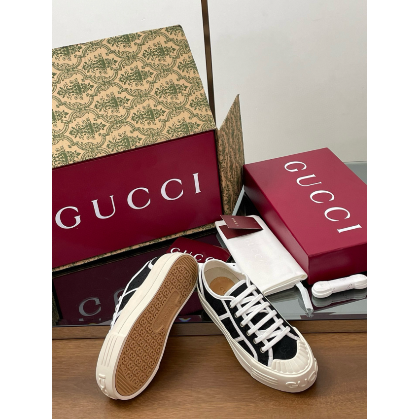 Women's Gvc*1 1977 Tennis Trainer