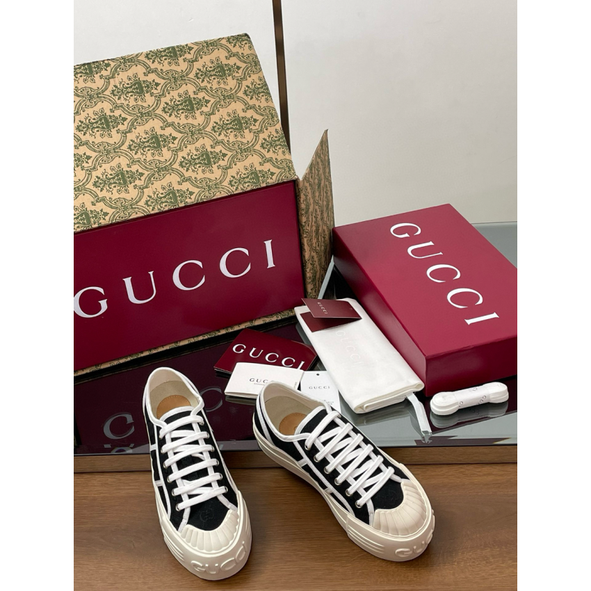 Women's Gvc*1 1977 Tennis Trainer