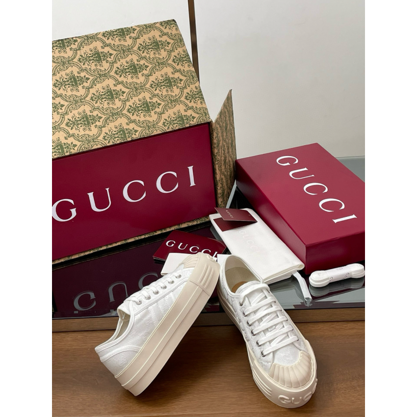 Women's Gvc*1 1977 Tennis Trainer