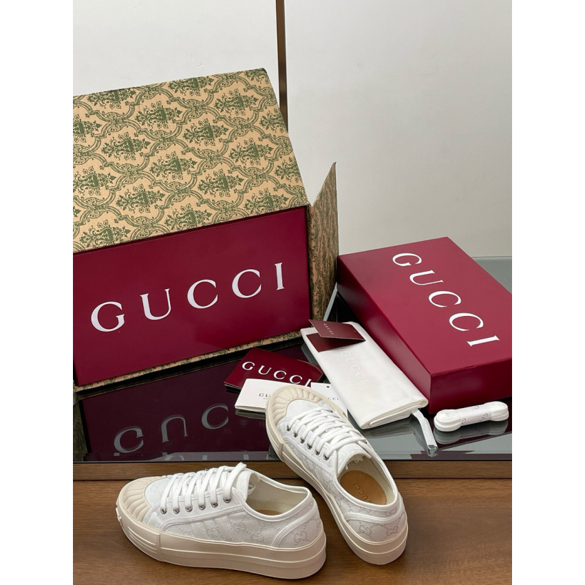 Women's Gvc*1 1977 Tennis Trainer