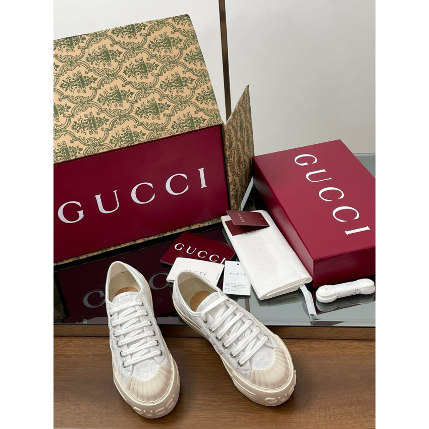 Women's Gvc*1 1977 Tennis Trainer