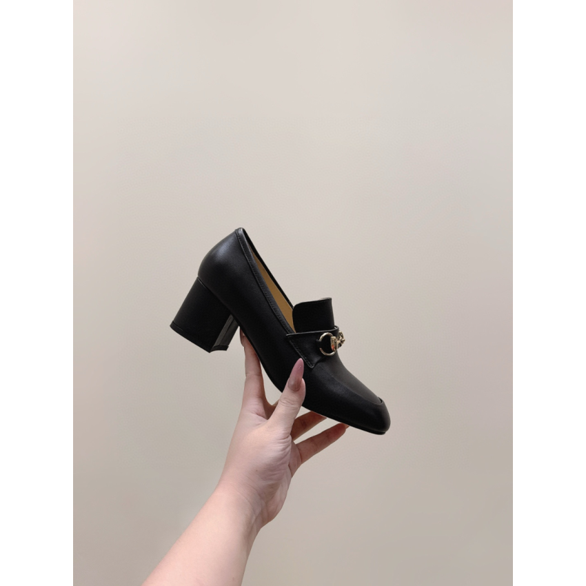 Women's loafer pump with Horsebit