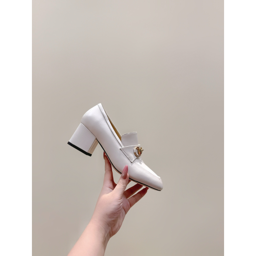 Women's loafer pump with Horsebit