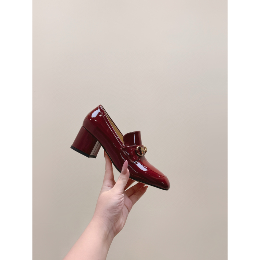 Women's loafer pump with Horsebit