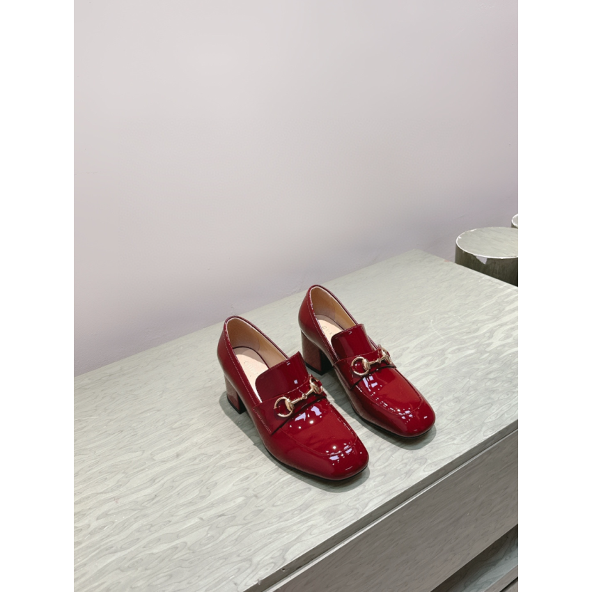 Women's loafer pump with Horsebit