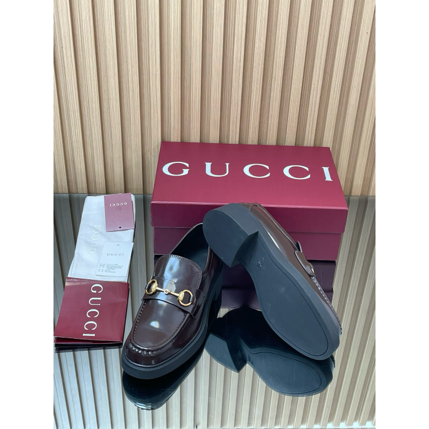 Women's loafer with Horsebit