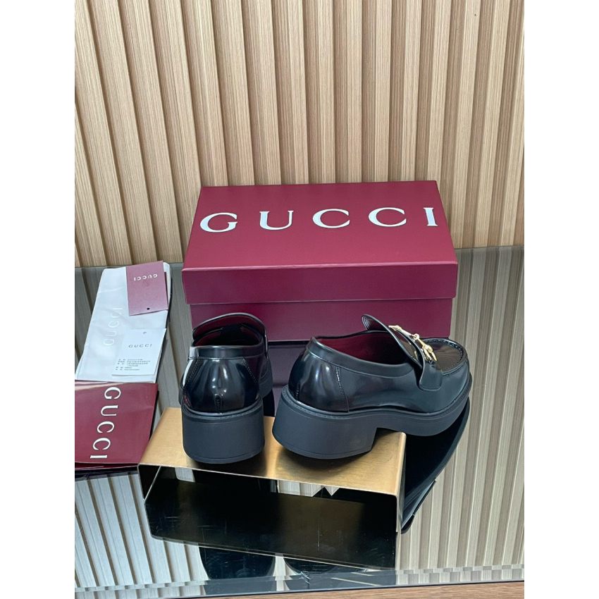 Women's loafer with Horsebit