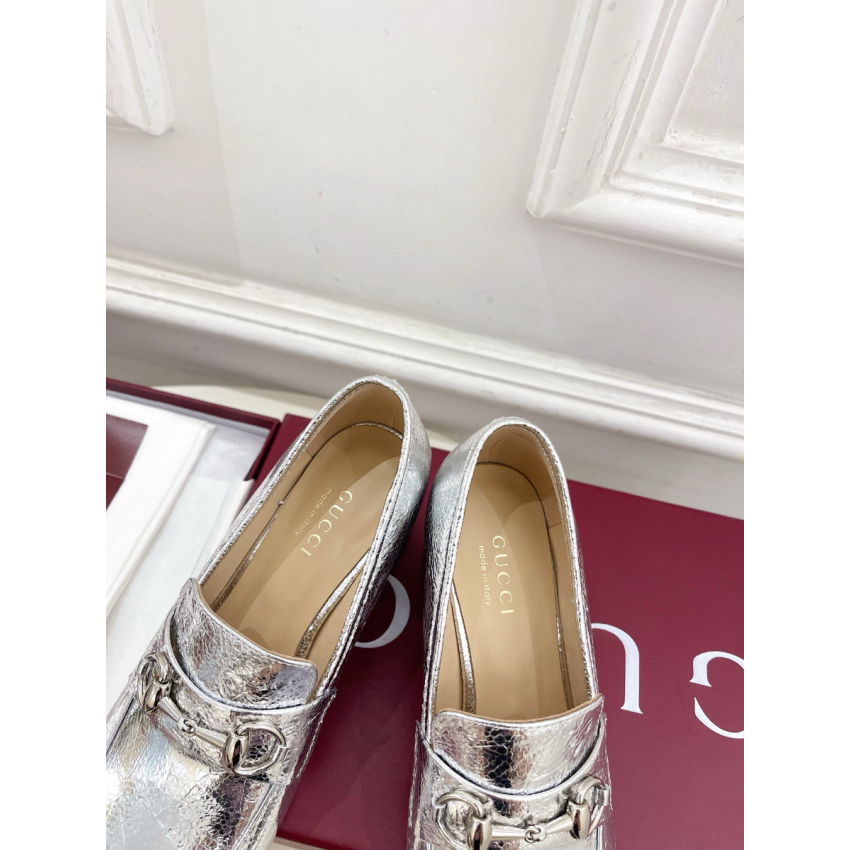 Women's loafer pump with Horsebit