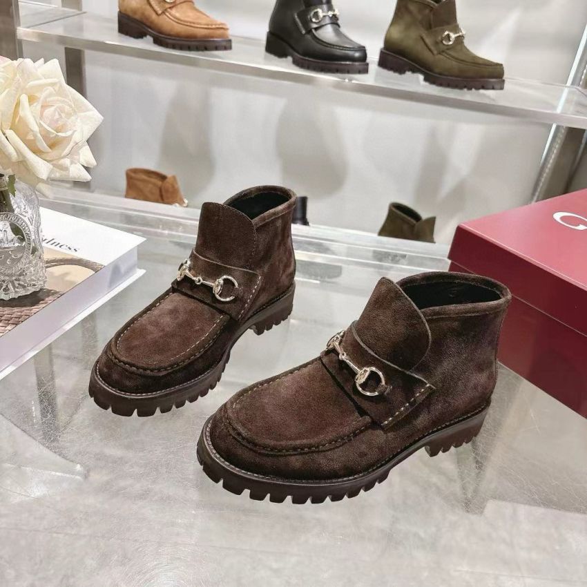 Women's ankle boot with Horsebit