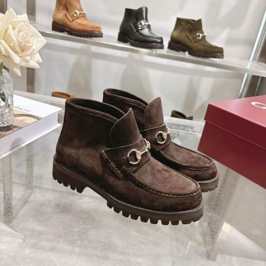 Women's ankle boot with Horsebit