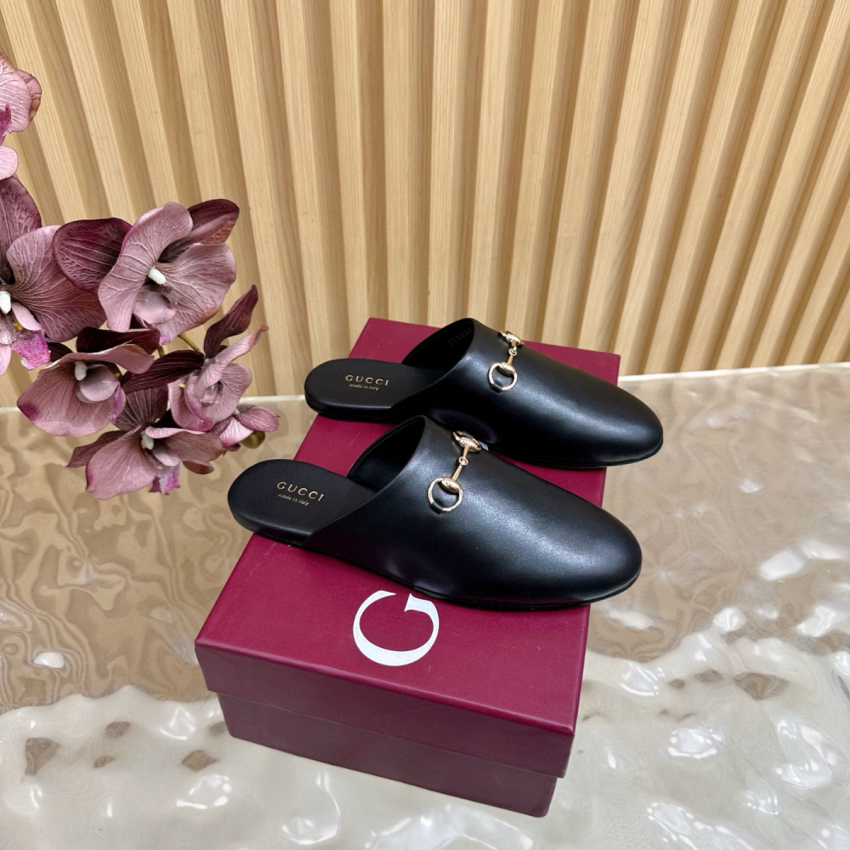 Women's mule with Horsebit