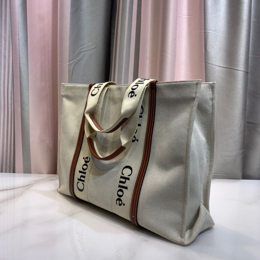 Ch10e large woody tote