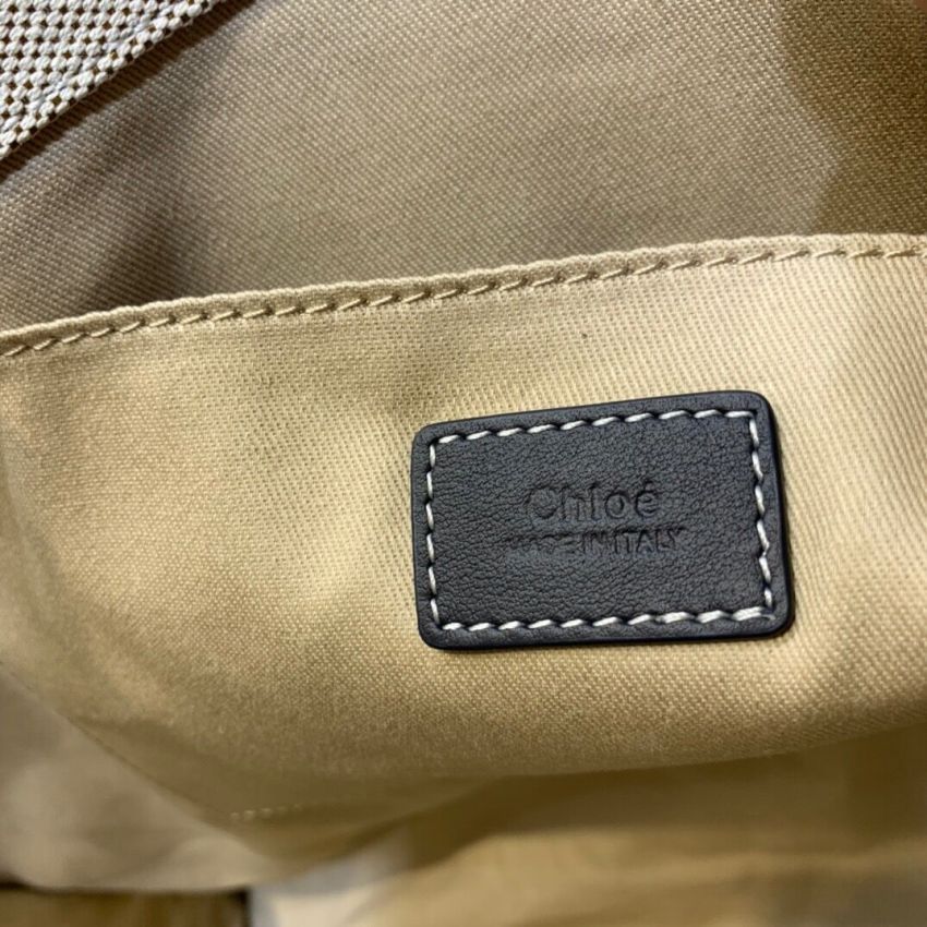 Ch10e large woody tote