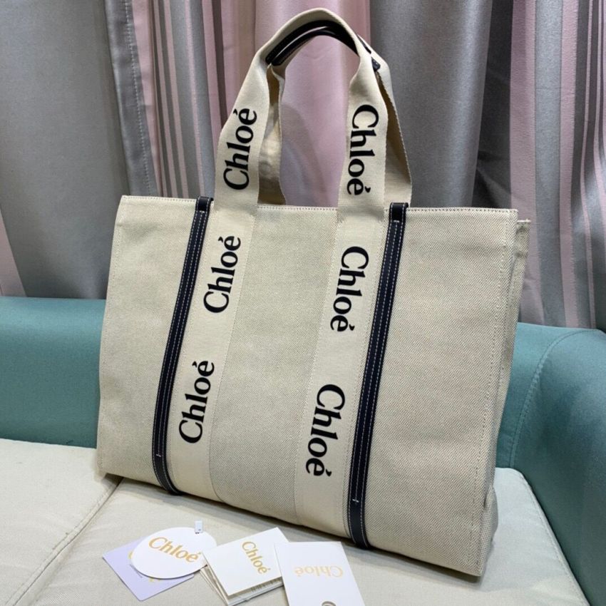 Ch10e large woody tote