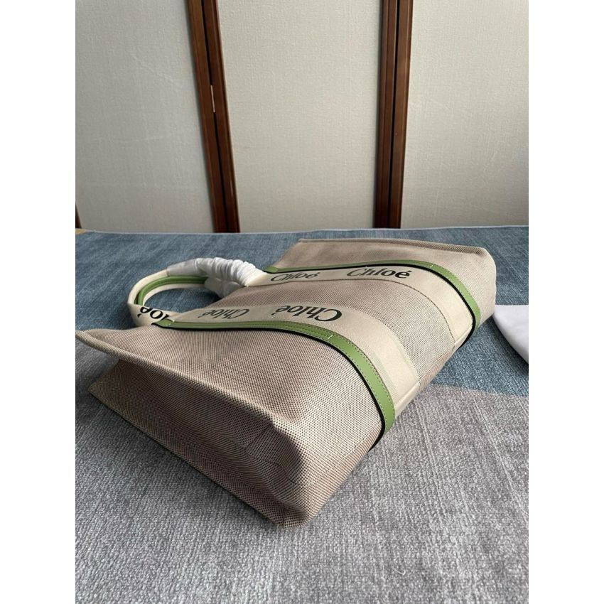 Ch10e large woody tote