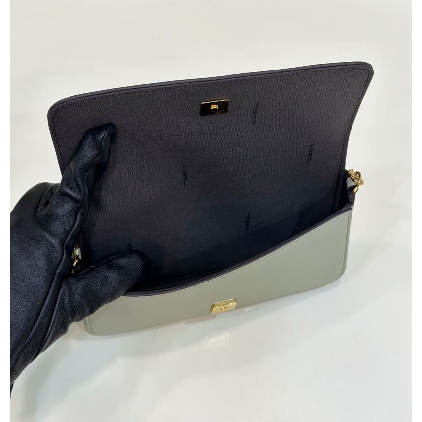 F**digraphy Chain Wallet