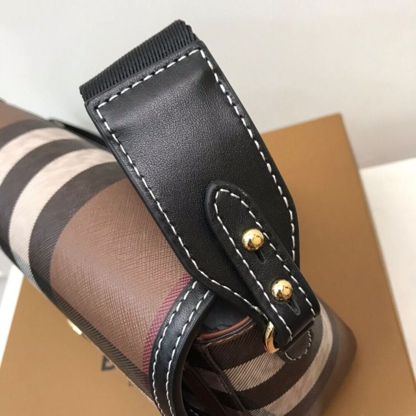 Bv*b*rry Check Note Bag