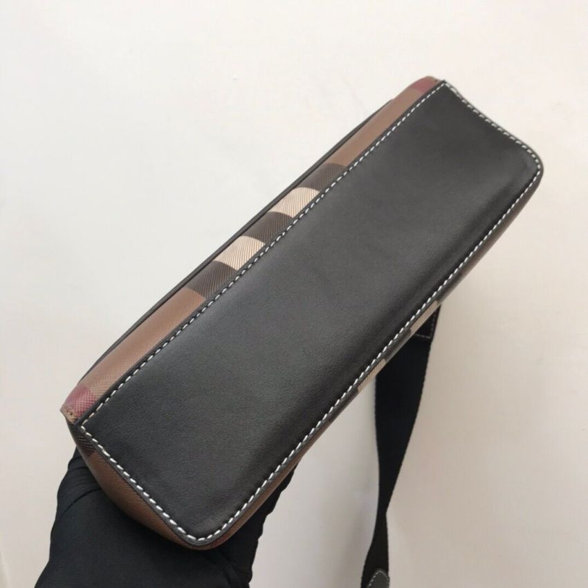 Bv*b*rry Check Note Bag
