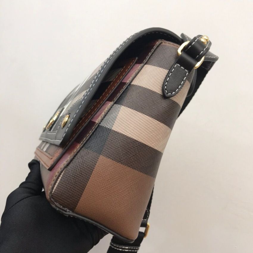 Bv*b*rry Check Note Bag