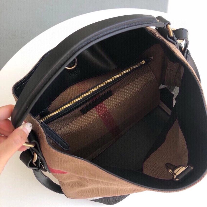 Bv*b*rry Classic Hobo Bag