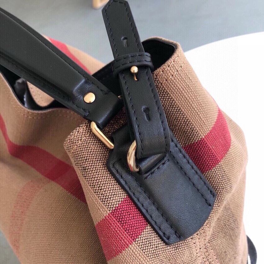 Bv*b*rry Classic Hobo Bag