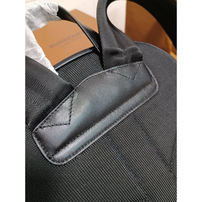 Bv*b*rry Check Medium Bacpack