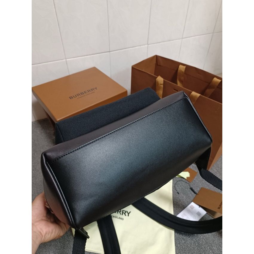 Bv*b*rry Check Medium Bacpack