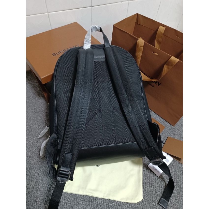 Bv*b*rry Check Medium Bacpack