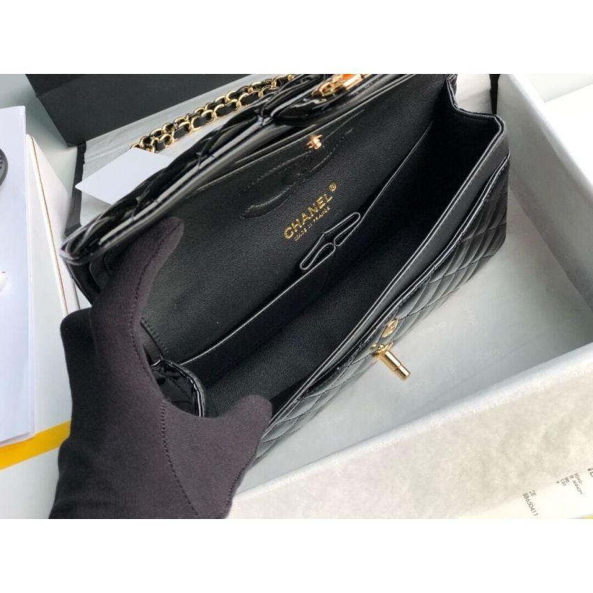 Medium Ch**el Classic Handbag in Shiny leather