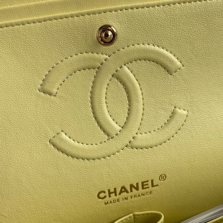 Medium Ch**el Classic Handbag
