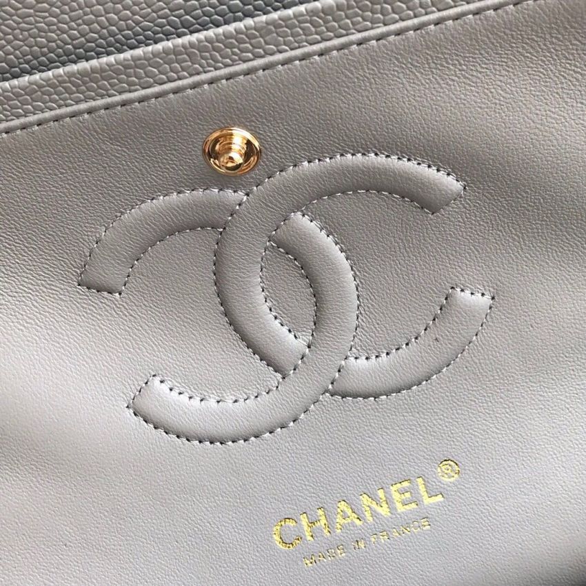 Medium Ch**el Classic Handbag in Grained Leather