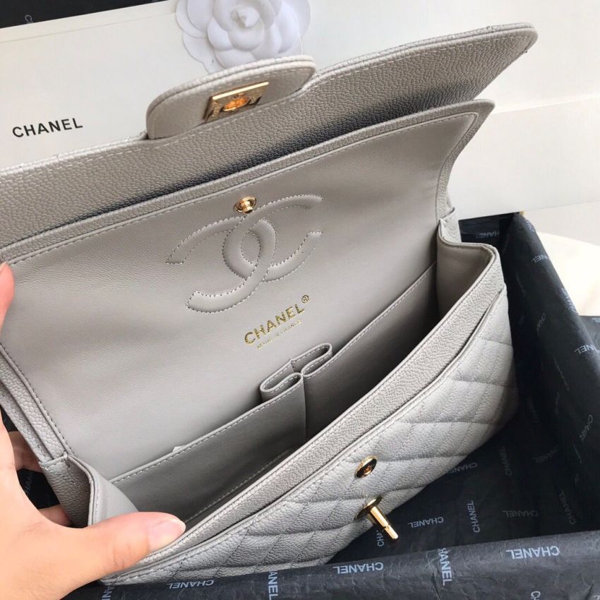 Medium Ch**el Classic Handbag in Grained Leather