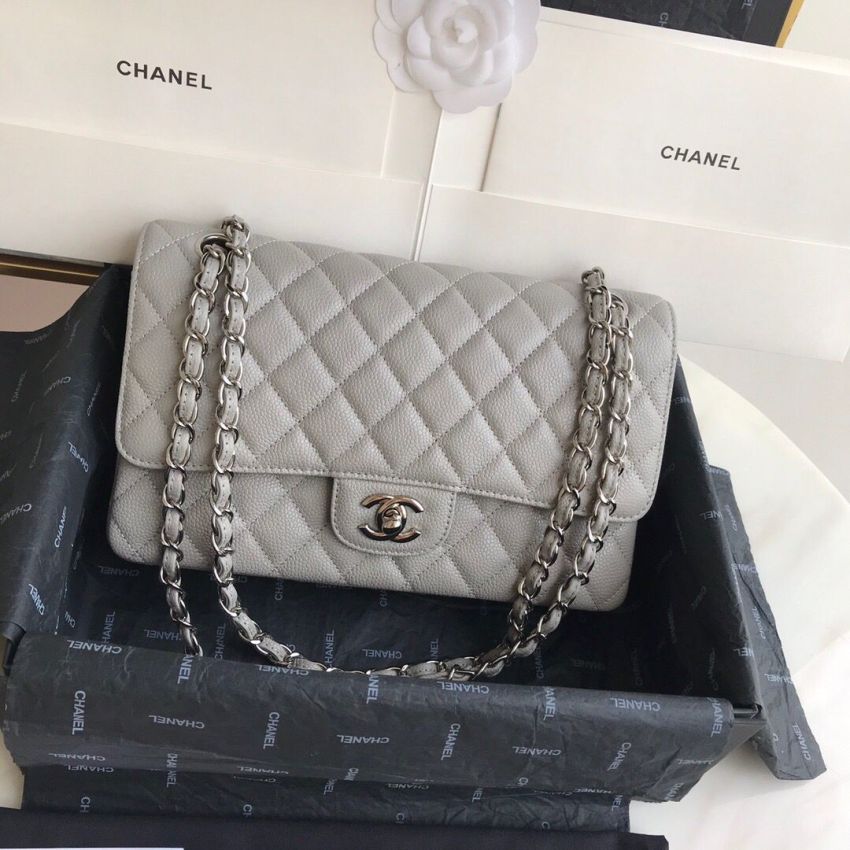 Medium Ch**el Classic Handbag in Grained Leather