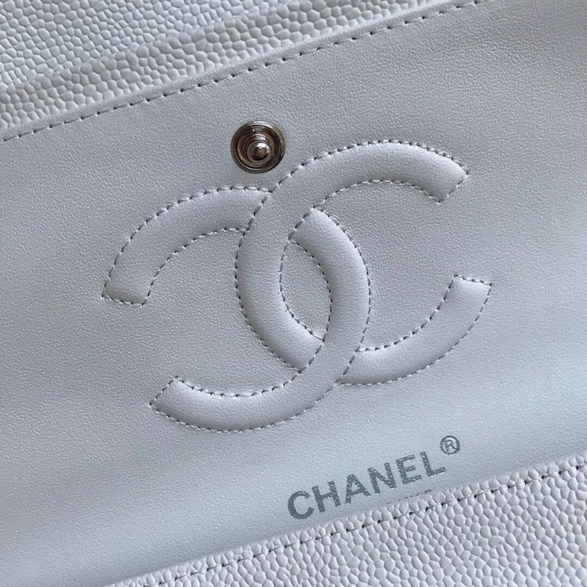 Medium Ch**el Classic Handbag in Grained Leather