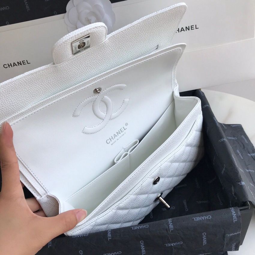 Medium Ch**el Classic Handbag in Grained Leather