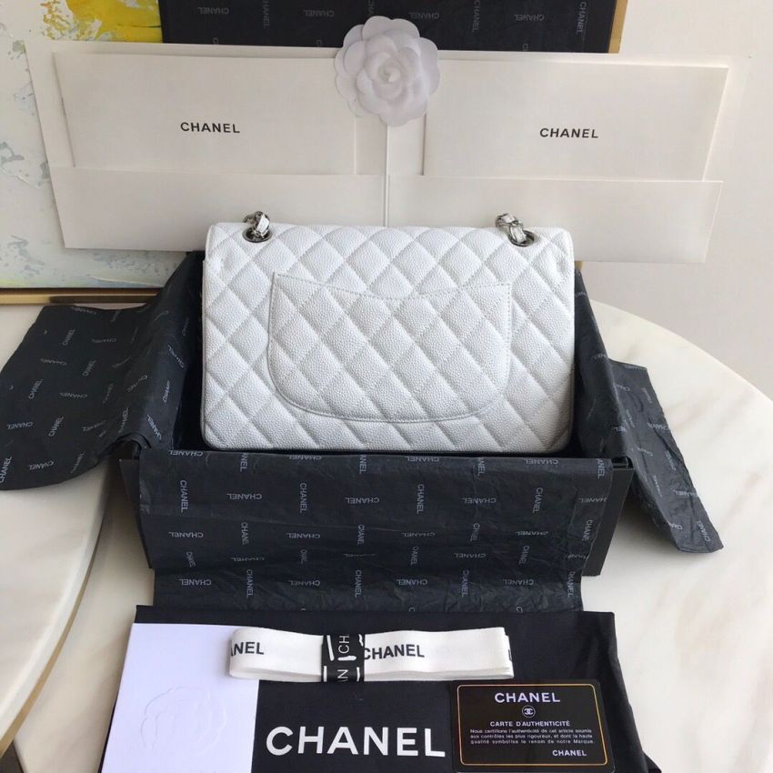 Medium Ch**el Classic Handbag in Grained Leather