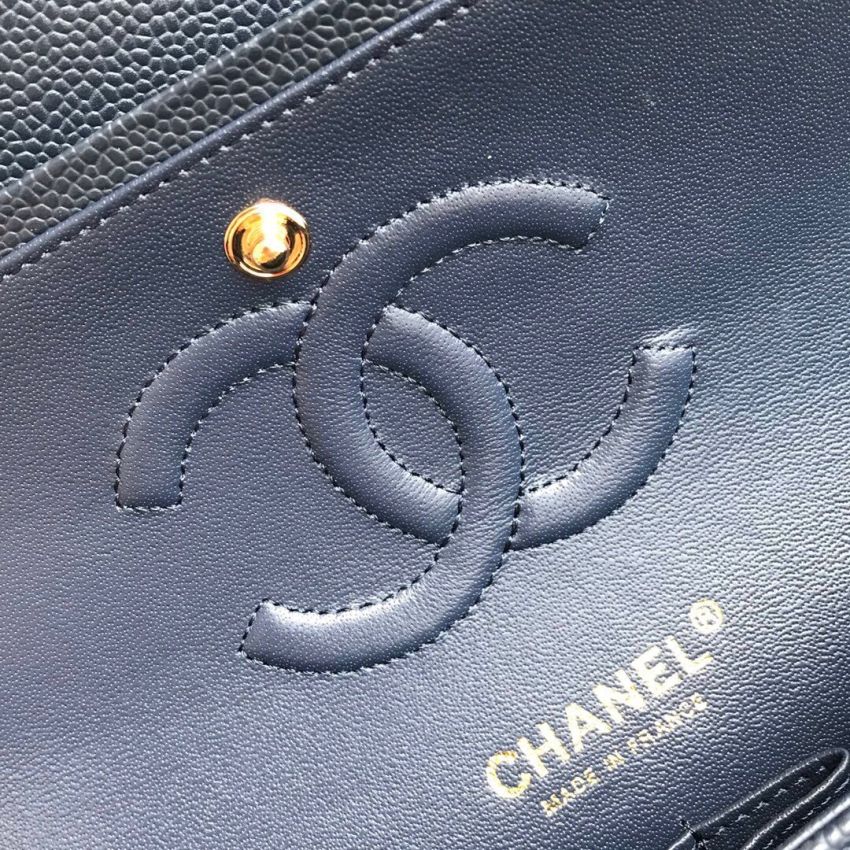 Medium Ch**el Classic Handbag in Grained Leather