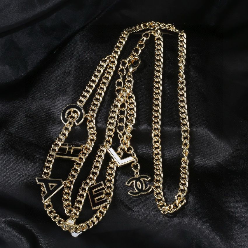 Ch**el Chain belt